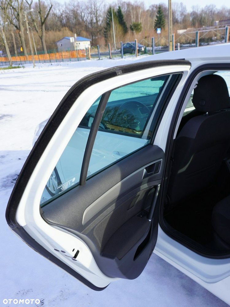 Volkswagen Golf - 27