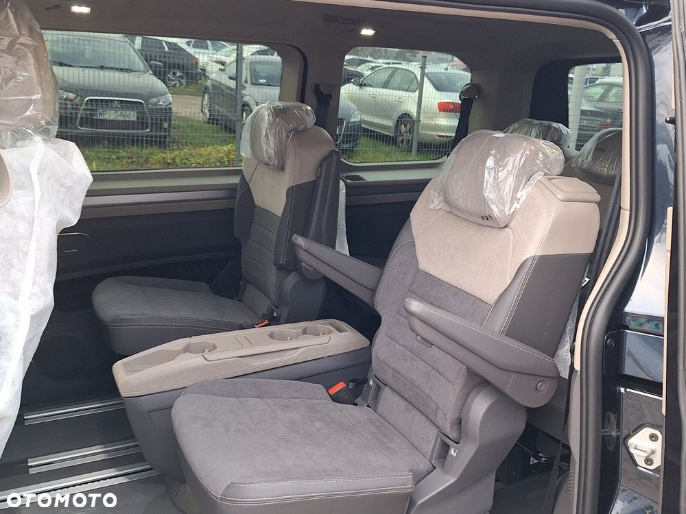 Volkswagen Multivan - 18