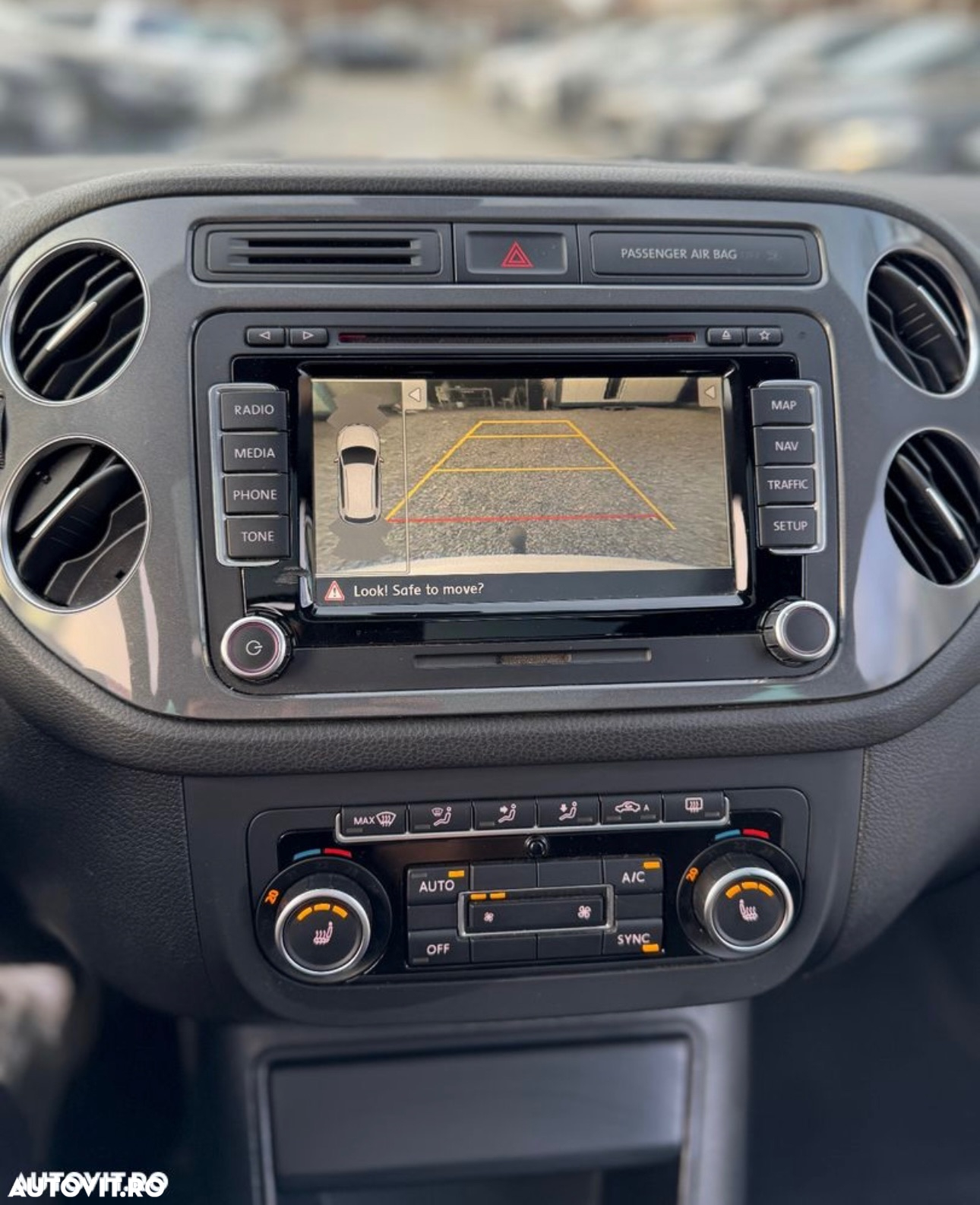 Volkswagen Tiguan 2.0 TDI 4Motion DSG Sport & Style - 10