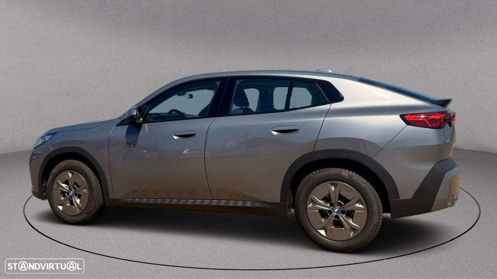 BMW iX2 eDrive20 - 8