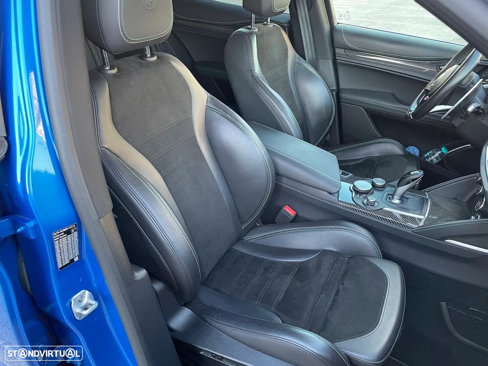 Alfa Romeo Stelvio V6 2.9 Bi-Turbo AT8-Q4 Quadrifoglio - 16