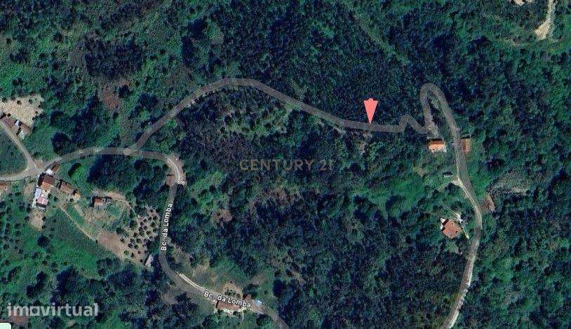 Casa em Ruína inserida em terreno com um enorme potencial - Grande imagem: 2/5