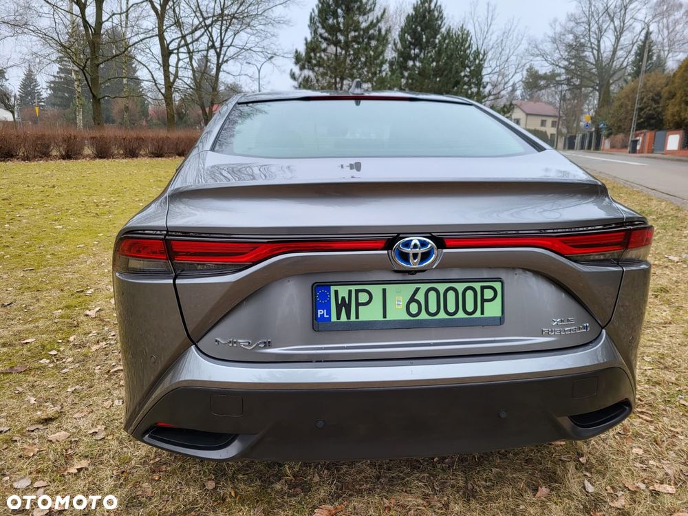 Toyota Mirai Advanced - 8