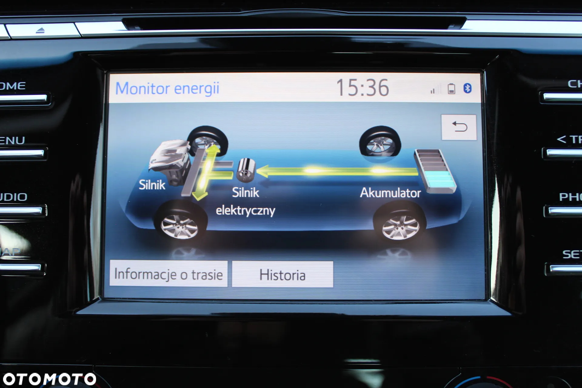 Toyota Camry 2.5 Hybrid Comfort CVT - 21