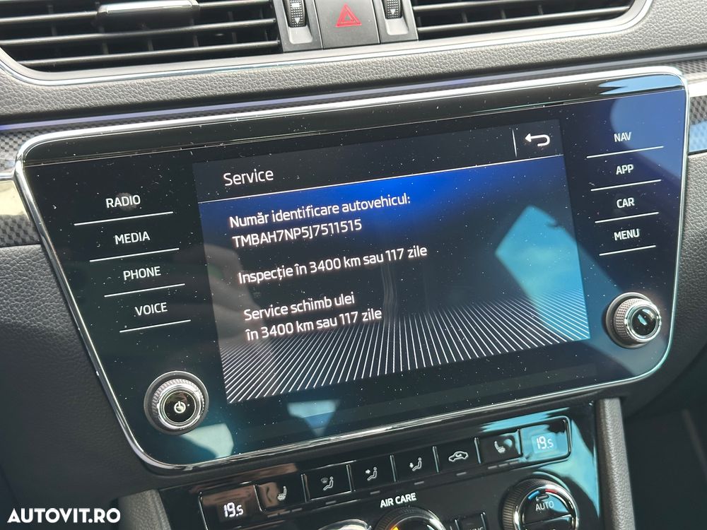Skoda Superb 2.0 TDI DSG SportLine - 16