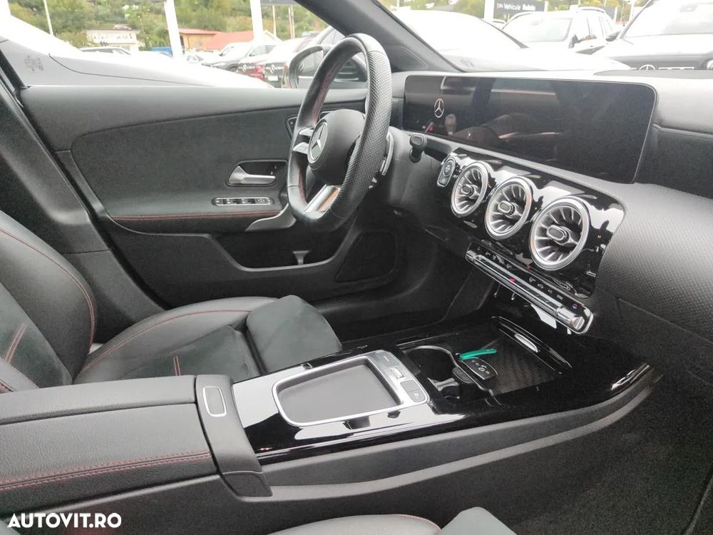 Mercedes-Benz A 220 4MATIC Aut. - 13