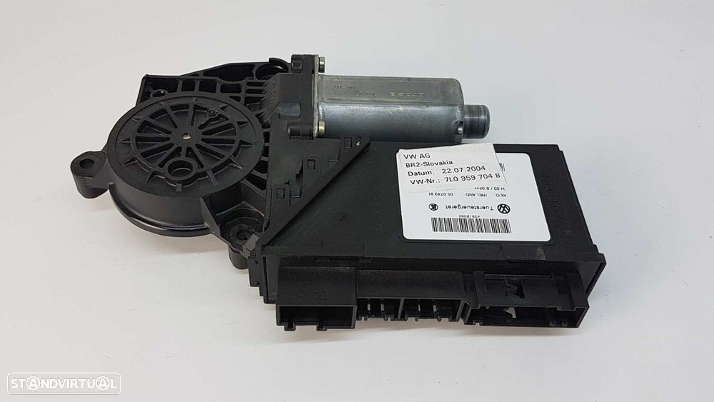 MOTOR ELEVADOR TRASEIRO DIREITO VOLKSWAGEN TOUAREG (7LA) TDI V10 - 1