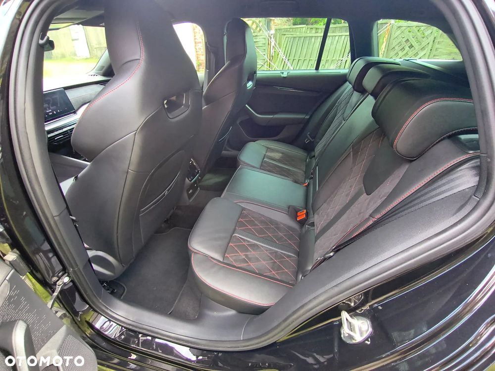 Skoda Octavia 2.0 TDI DSG 4x4 RS - 12