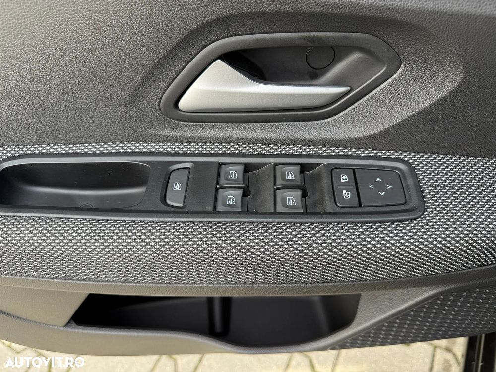 Dacia Logan TCe 90 MT6 Journey - 19