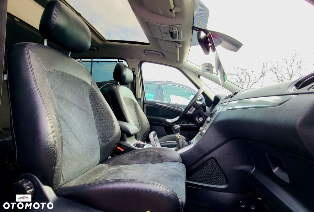 Ford S-Max - 13