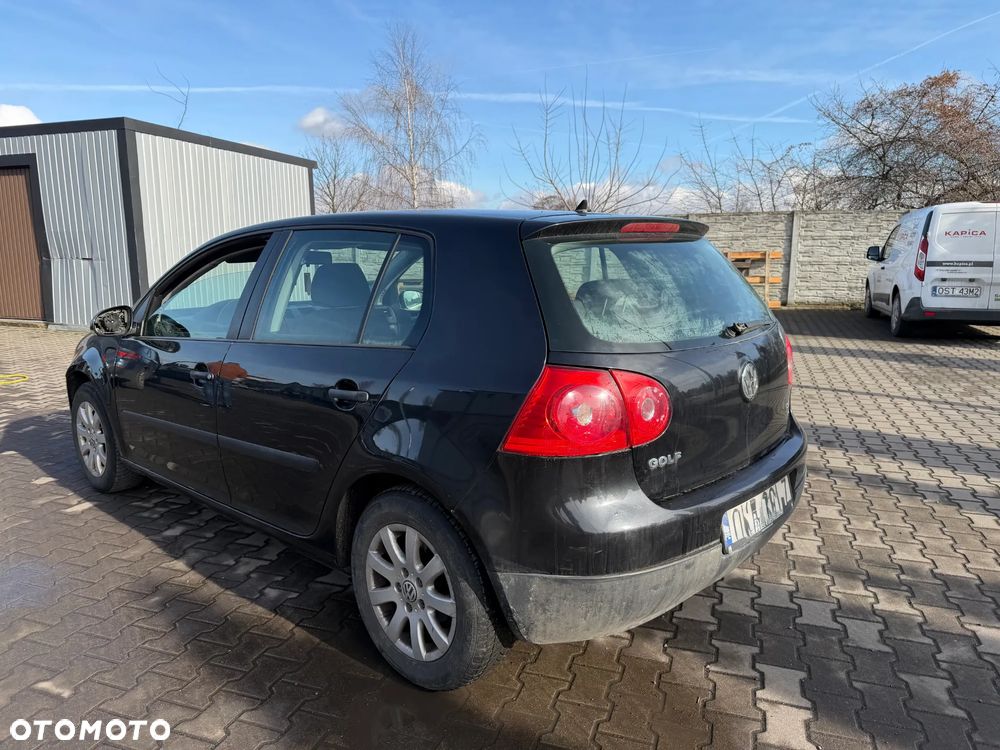 Volkswagen Golf - 5
