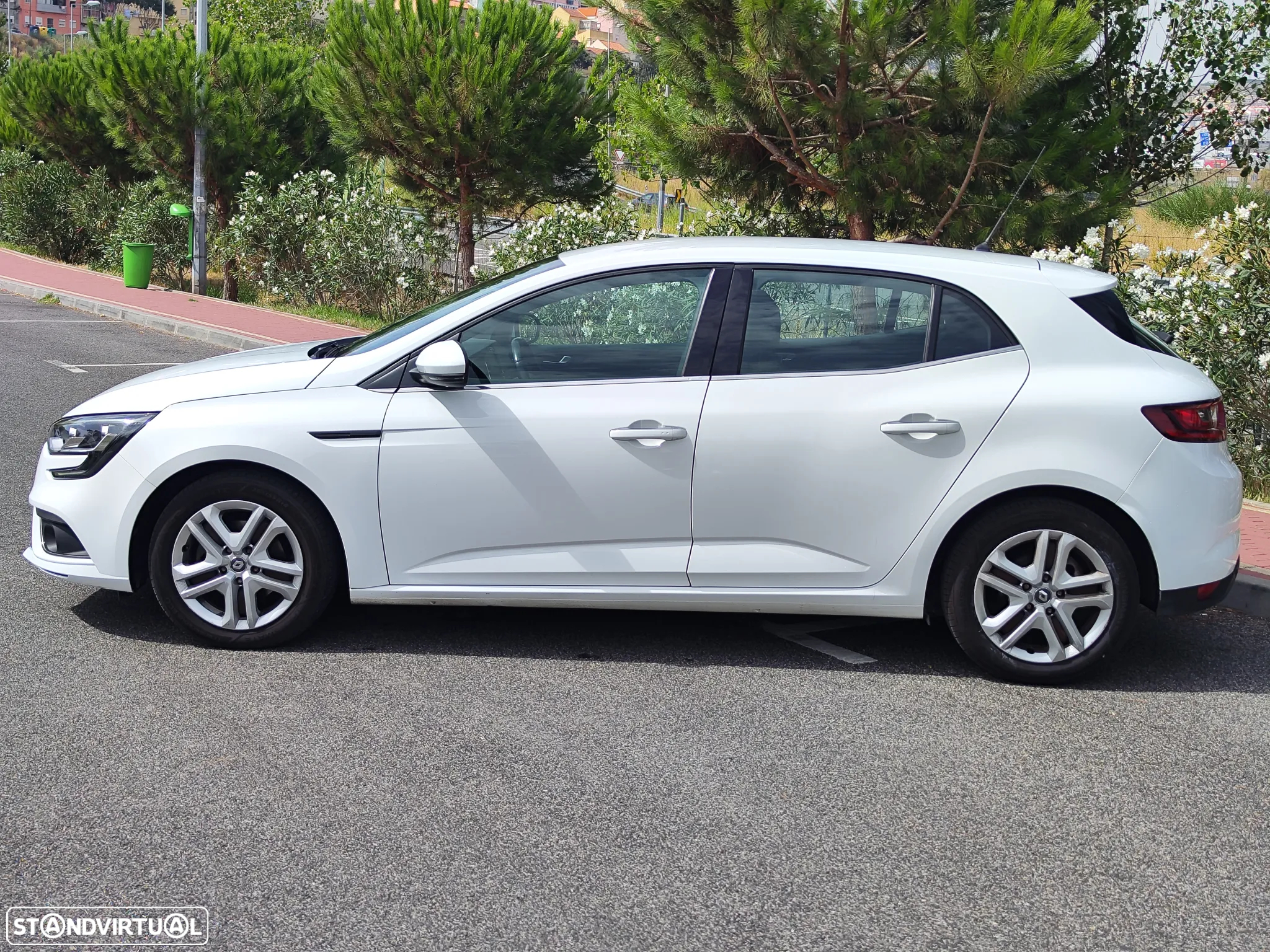 Renault Mégane ENERGY dCi 110 EDC INTENS - 11