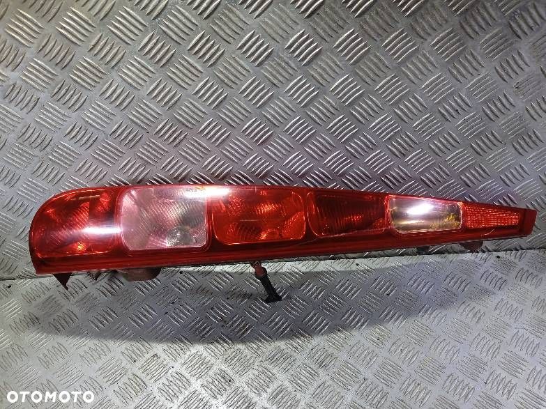 LAMPA PRAWA TYLNA CITROEN C8 - 1