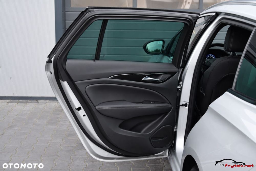 Opel Insignia - 21