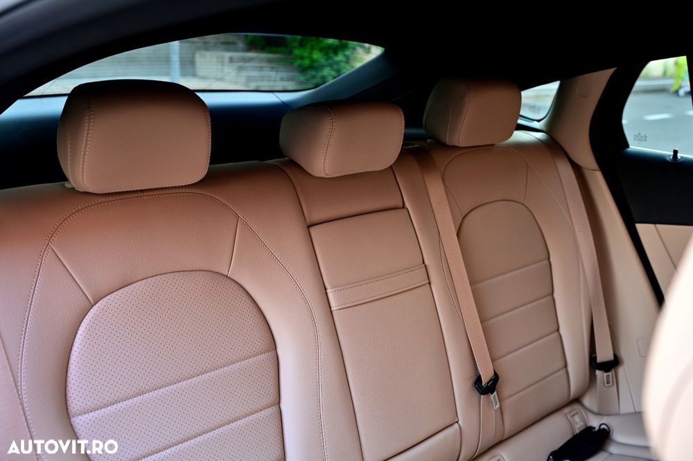 Mercedes-Benz GLC Coupe 300 4MATIC MHEV - 33