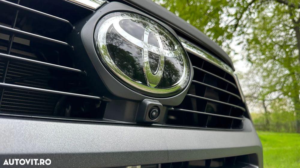 Toyota Hilux 2.8D 204CP 4x4 Double Cab AT MHEV Invincible Color Edition (3E5) - 11