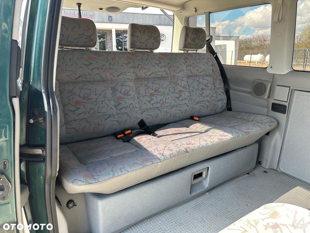 Volkswagen Multivan - 16