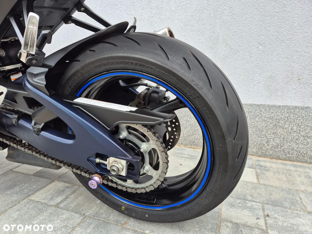 Suzuki GSX-R - 7