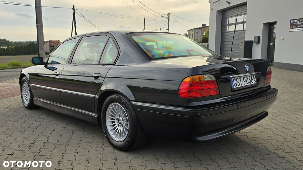 BMW Seria 7 750iL - 6