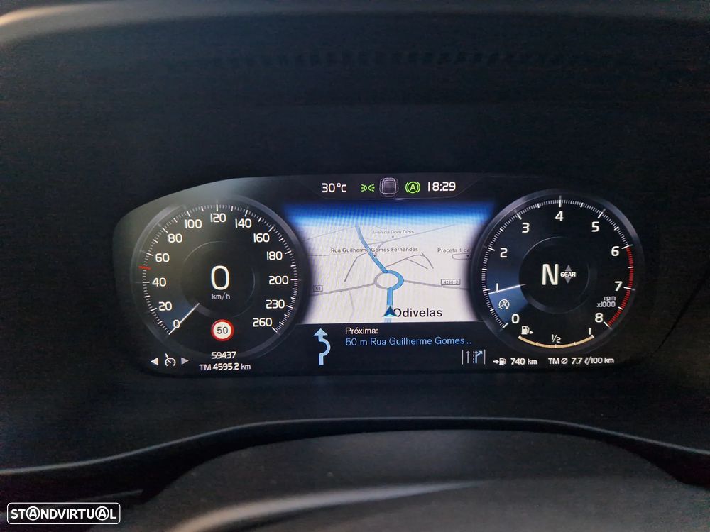 Volvo XC 40 1.5 T3 Momentum Plus - 12