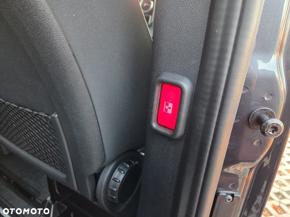 Mercedes-Benz Sprinter - 16