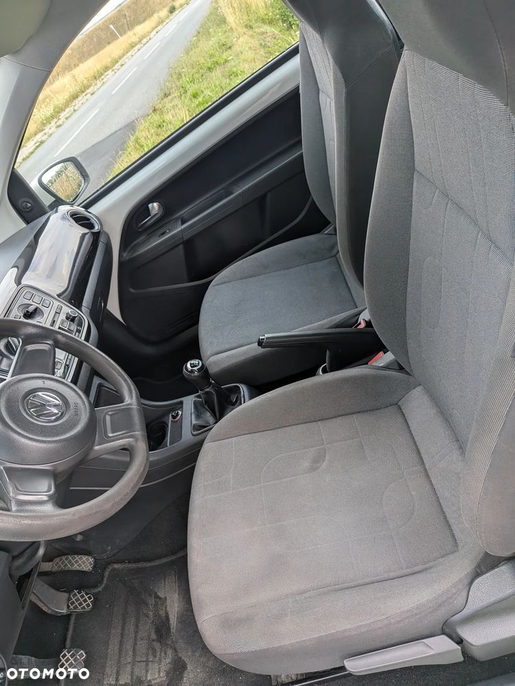 Volkswagen up! white - 19