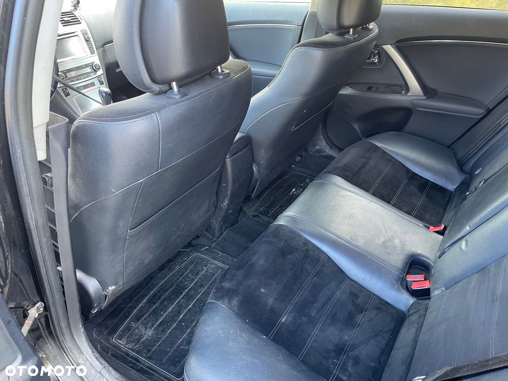 Toyota Avensis - 16