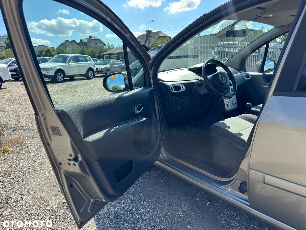 Renault Modus - 11