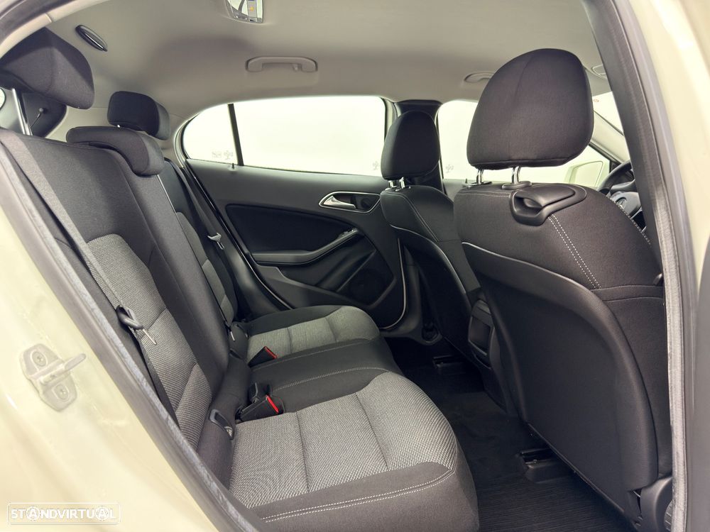 Mercedes-Benz GLA 180 d Style - 19