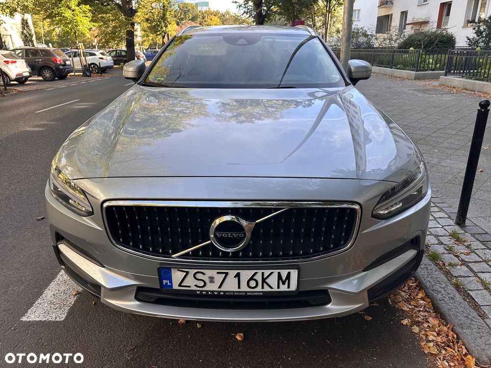 Volvo V90 Cross Country D5 AWD Pro - 2