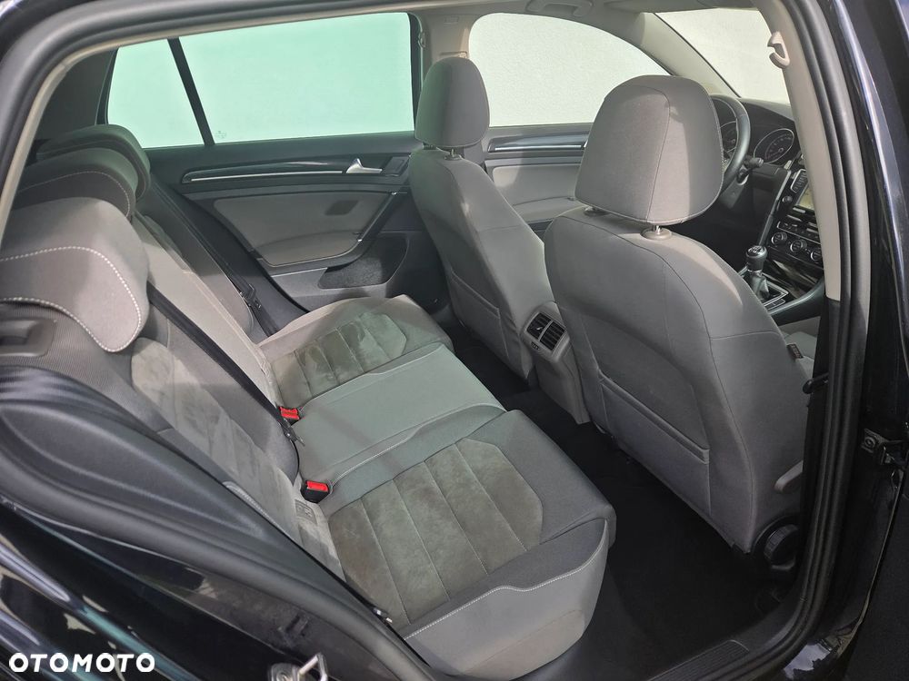 Volkswagen Golf - 12