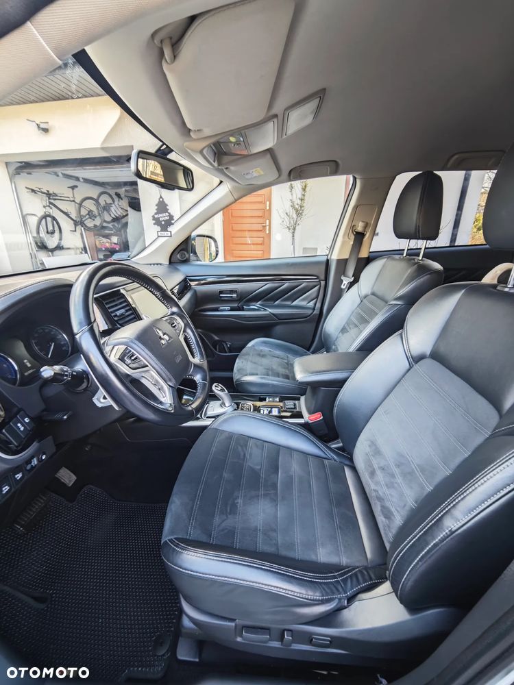 Mitsubishi Outlander Instyle - 32