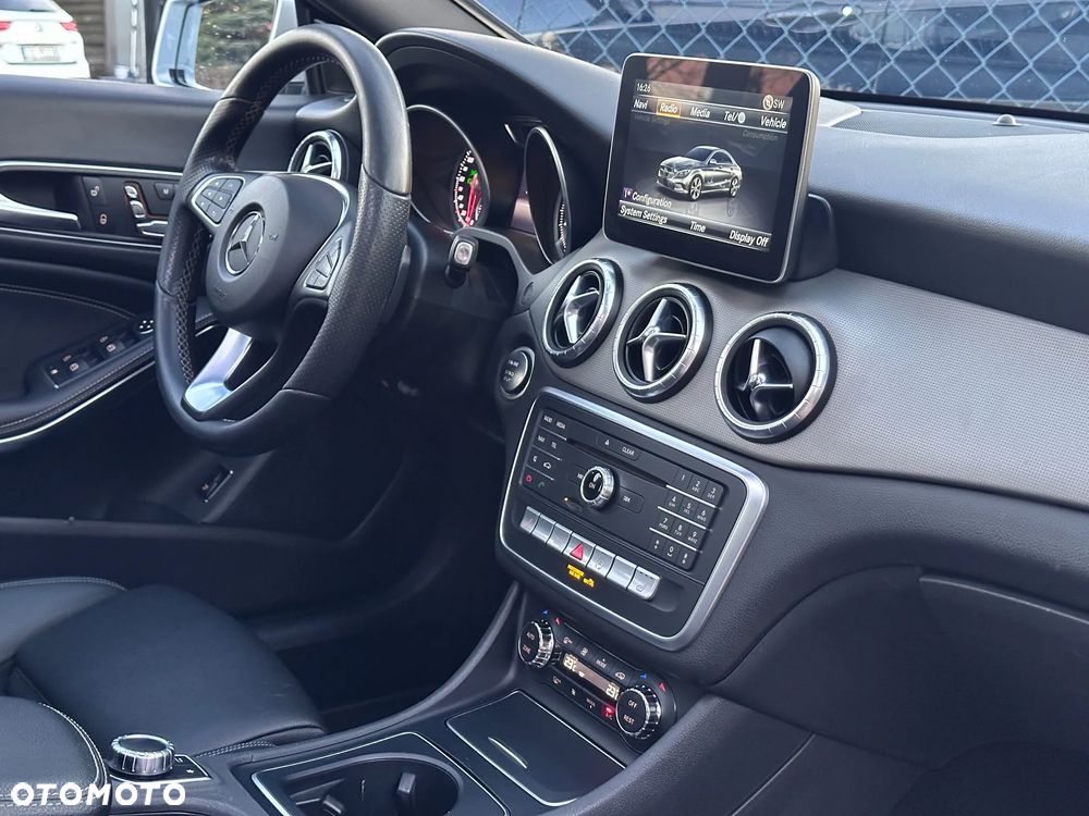 Mercedes-Benz CLA 250 4Matic 7G-DCT Urban - 29