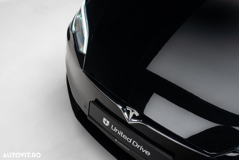 Tesla Model S - 6
