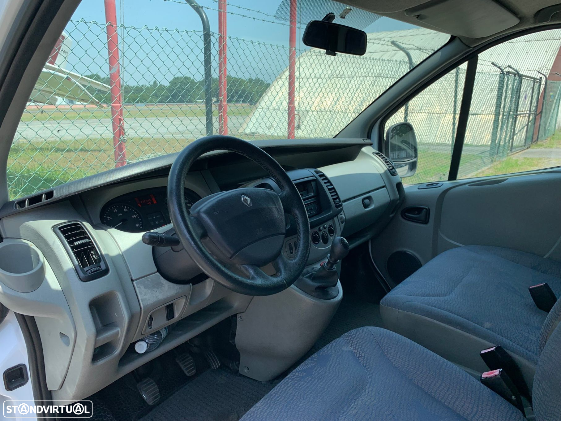 Renault Trafic 1.9 dCi L1H1 1T 100 9L - 33