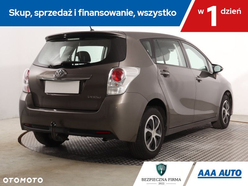 Toyota Verso - 7