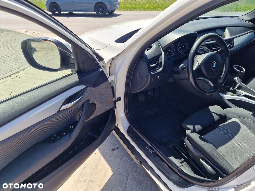 BMW X1 sDrive18d xLine - 16