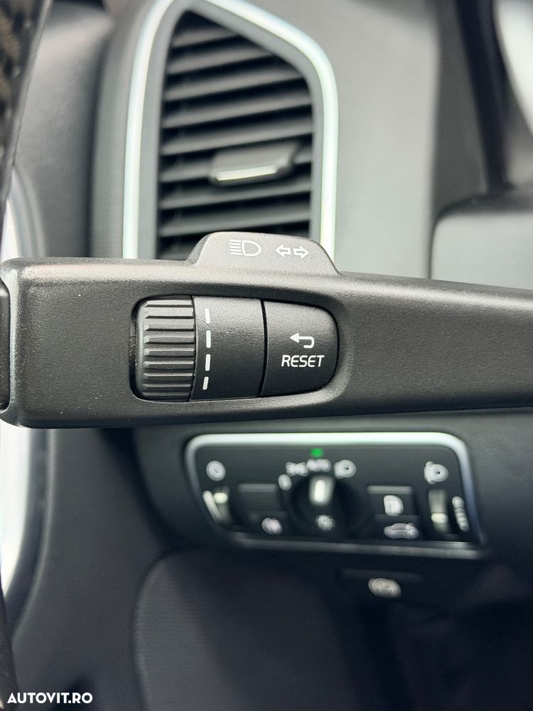 Volvo XC 60 D4 Momentum - 34