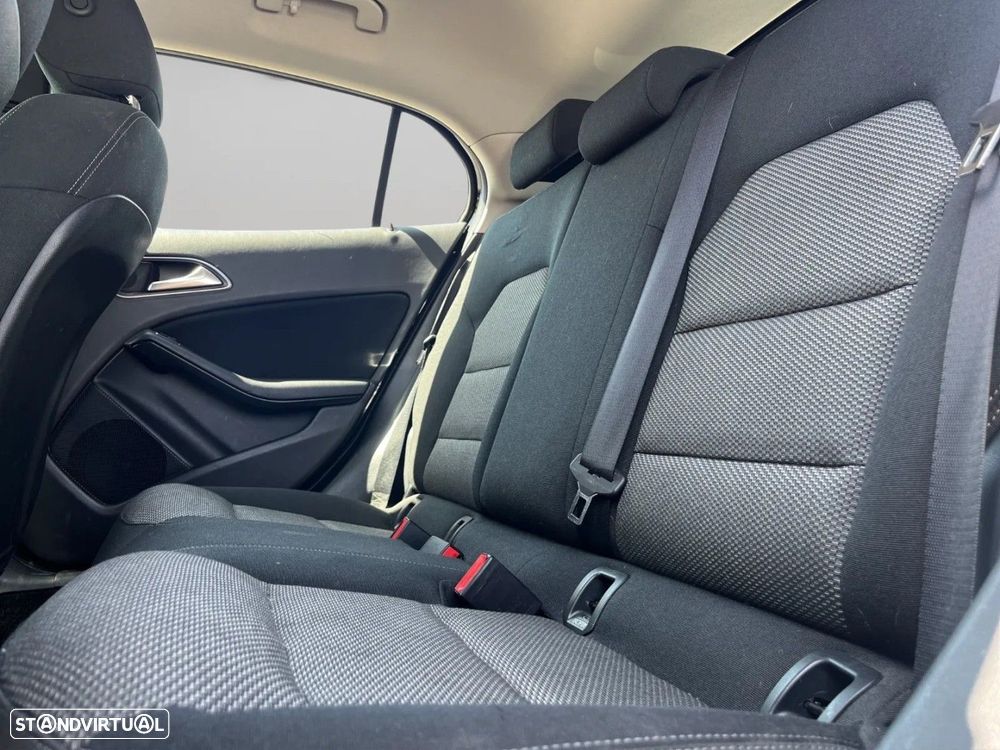Mercedes-Benz GLA 200 d Urban - 13