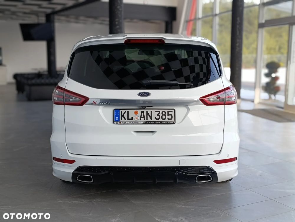 Ford S-Max - 12