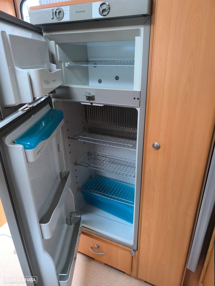 Pilote Reference Autocaravana 2.8 pilote 6 dormidas 2006 chassi alko Hu - 15
