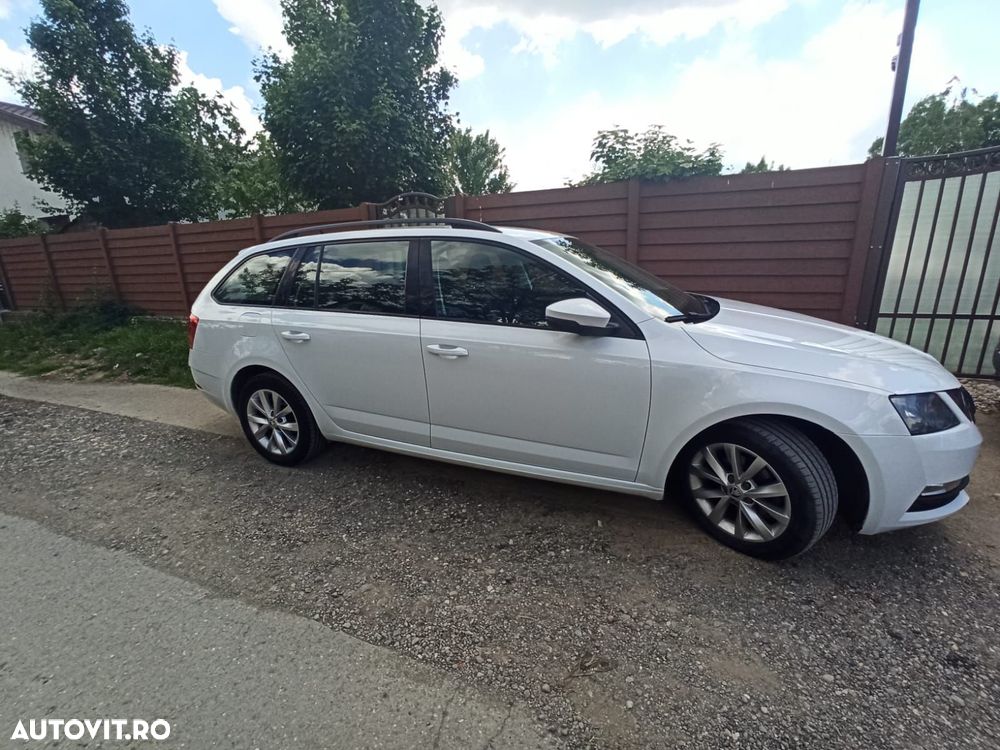 Skoda Octavia 1.6 TDI DSG Style - 1