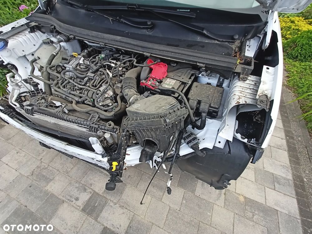 Ford Transit Courier - 18