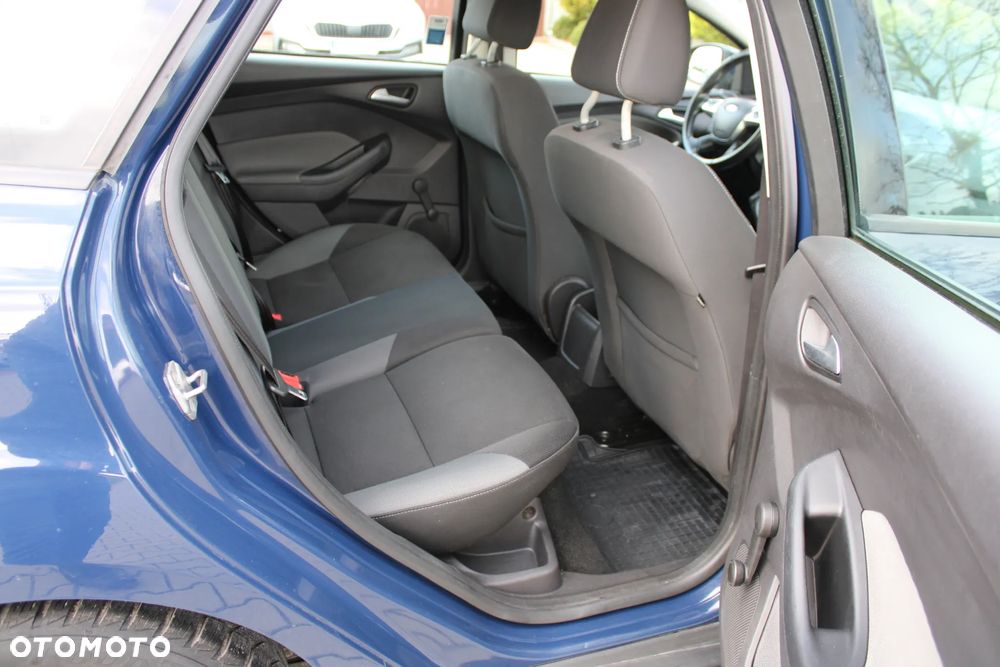 Ford Focus 1.6 Ambiente - 30