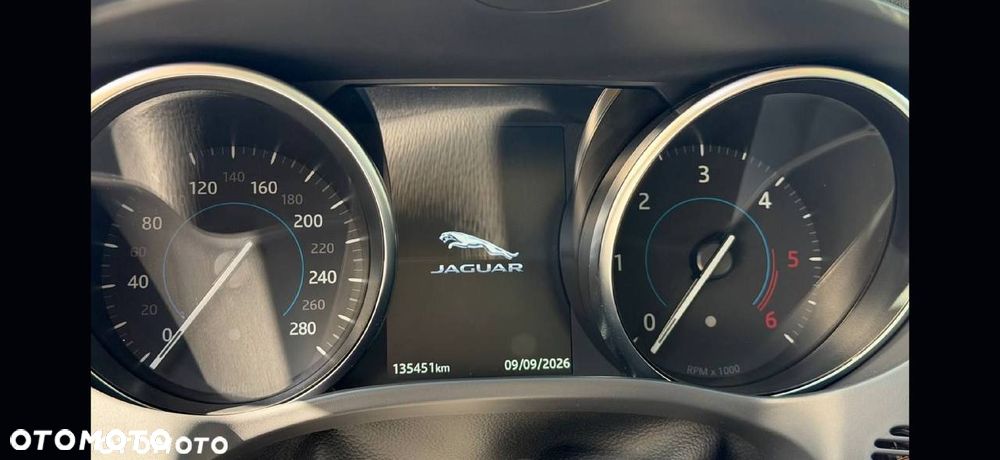Jaguar F-Pace - 22