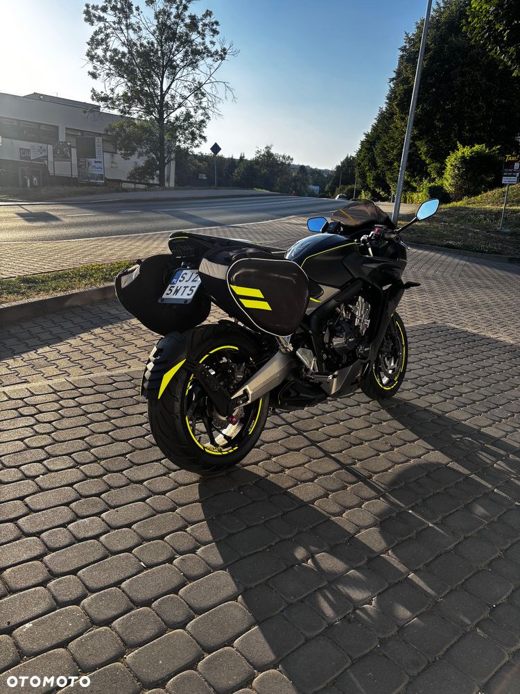 Honda CBR - 4