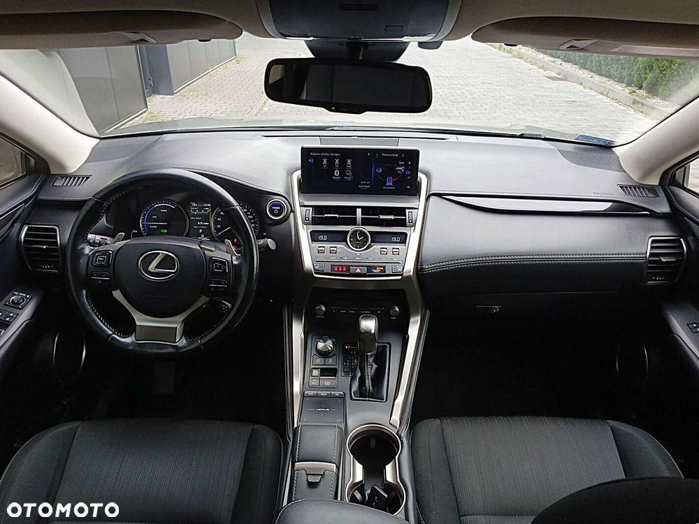 Lexus NX 300h Business Edition AWD - 23