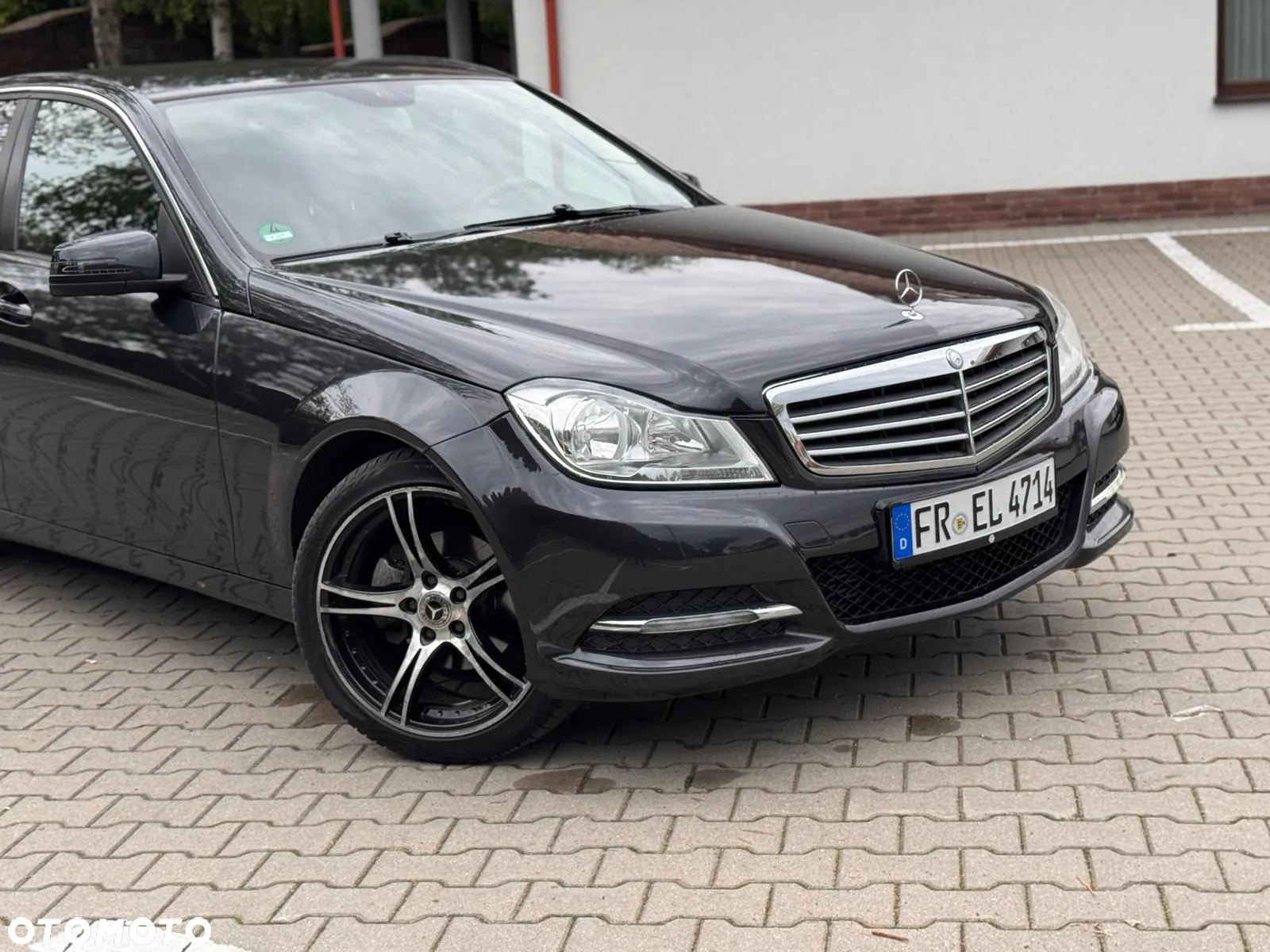 Mercedes-Benz Klasa C 180 CGI BlueEFFICIENCY - 11