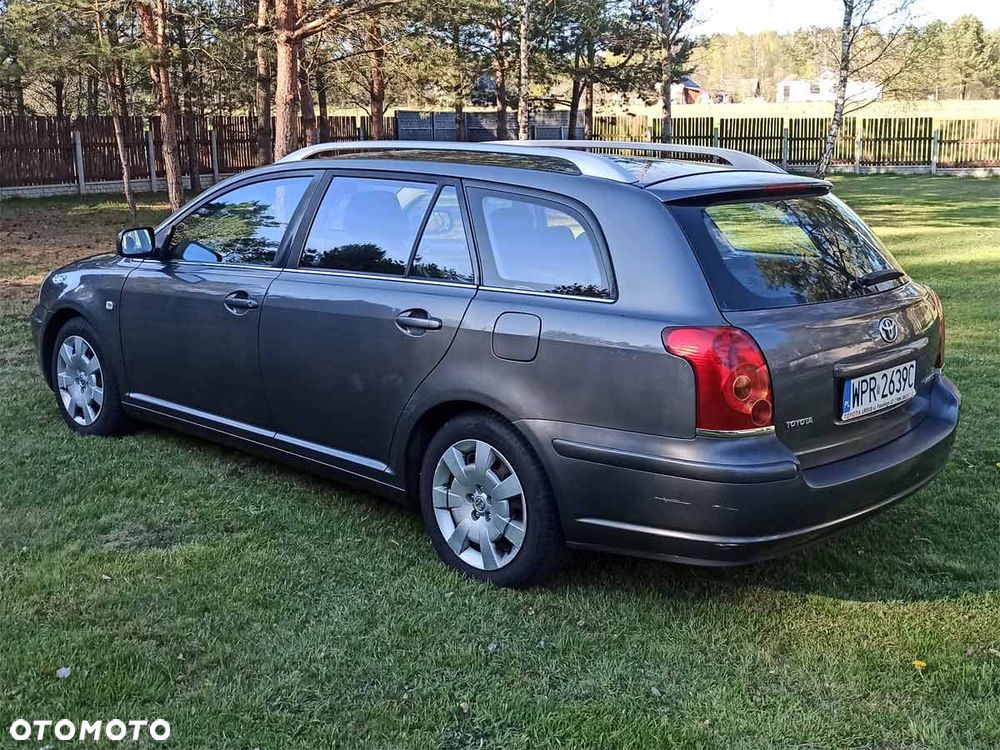 Toyota Avensis 1.8 VVT-i Sol - 1