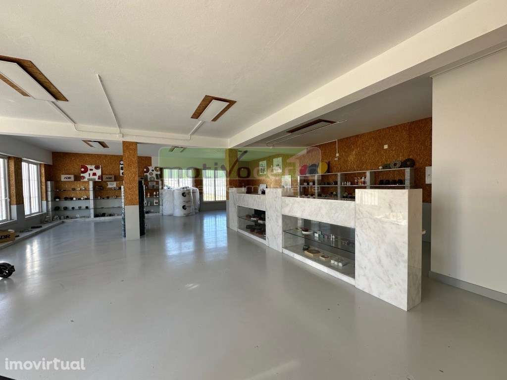 Escritório com Estacionamento Privativo em Montelavar, Sintra - Grande imagem: 3/20